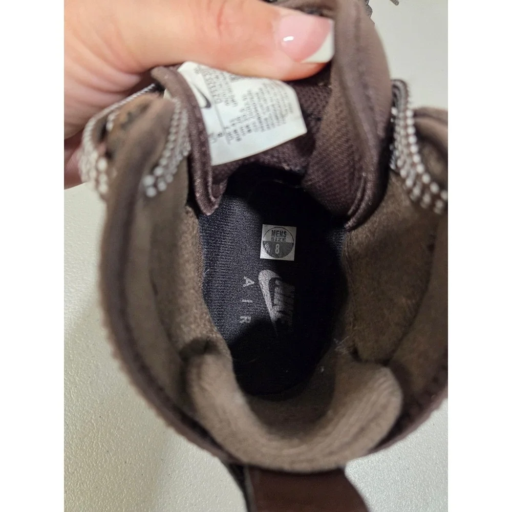 Nike mens brown